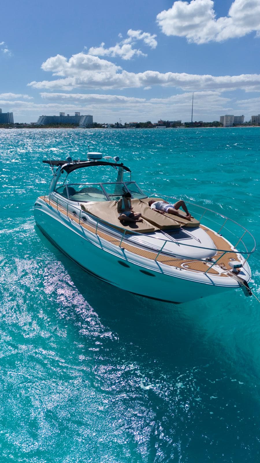 Paseo en yate privado en Cancún
